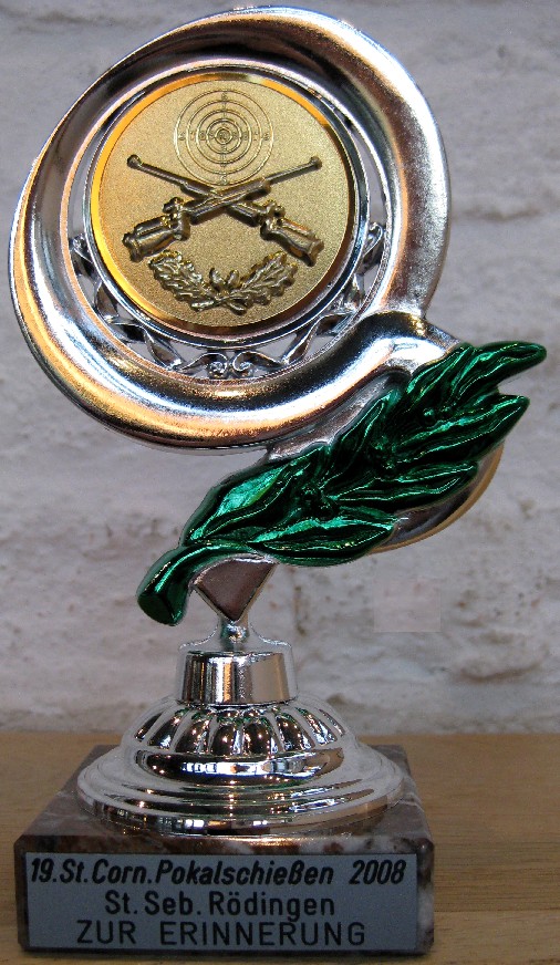 Der Erinnungspokal an das 19. St. Cornelius Pokalschieen 2008 wurde jedem teilnehmenden Verein geschenkt.